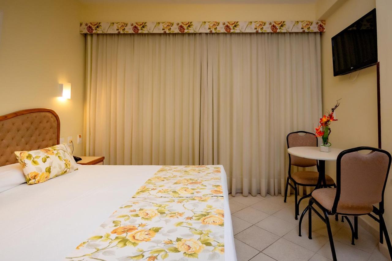Quarto Duplo Deluxe com Vista Lateral do Mar